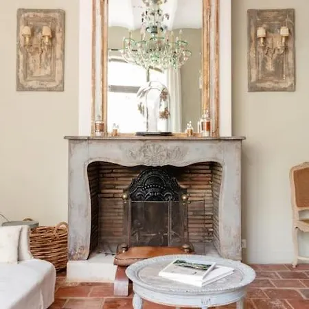 ヴィラ La Demeure Provencale Au Charme Suranne