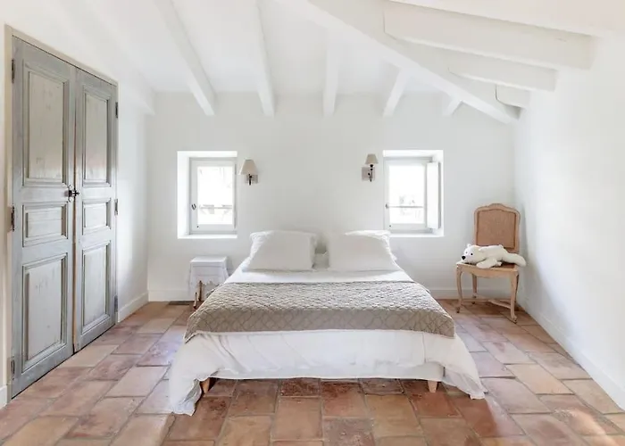 Βίλα La Demeure Provencale Au Charme Suranne *