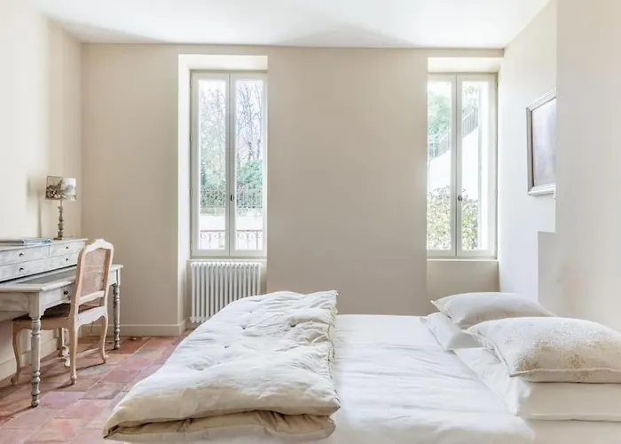 Βίλα La Demeure Provencale Au Charme Suranne *