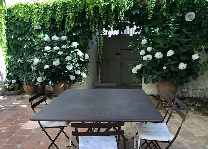 Βίλα La Demeure Provencale Au Charme Suranne *